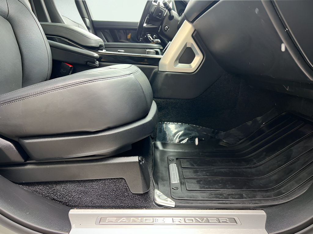 Used 2018 Land Rover Range Rover Supercharged AWD/4WD image 39
