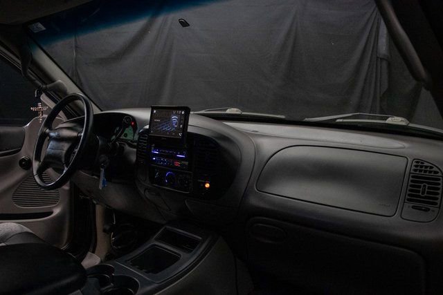 Used 2002 Ford F150 Lightning RWD image 15
