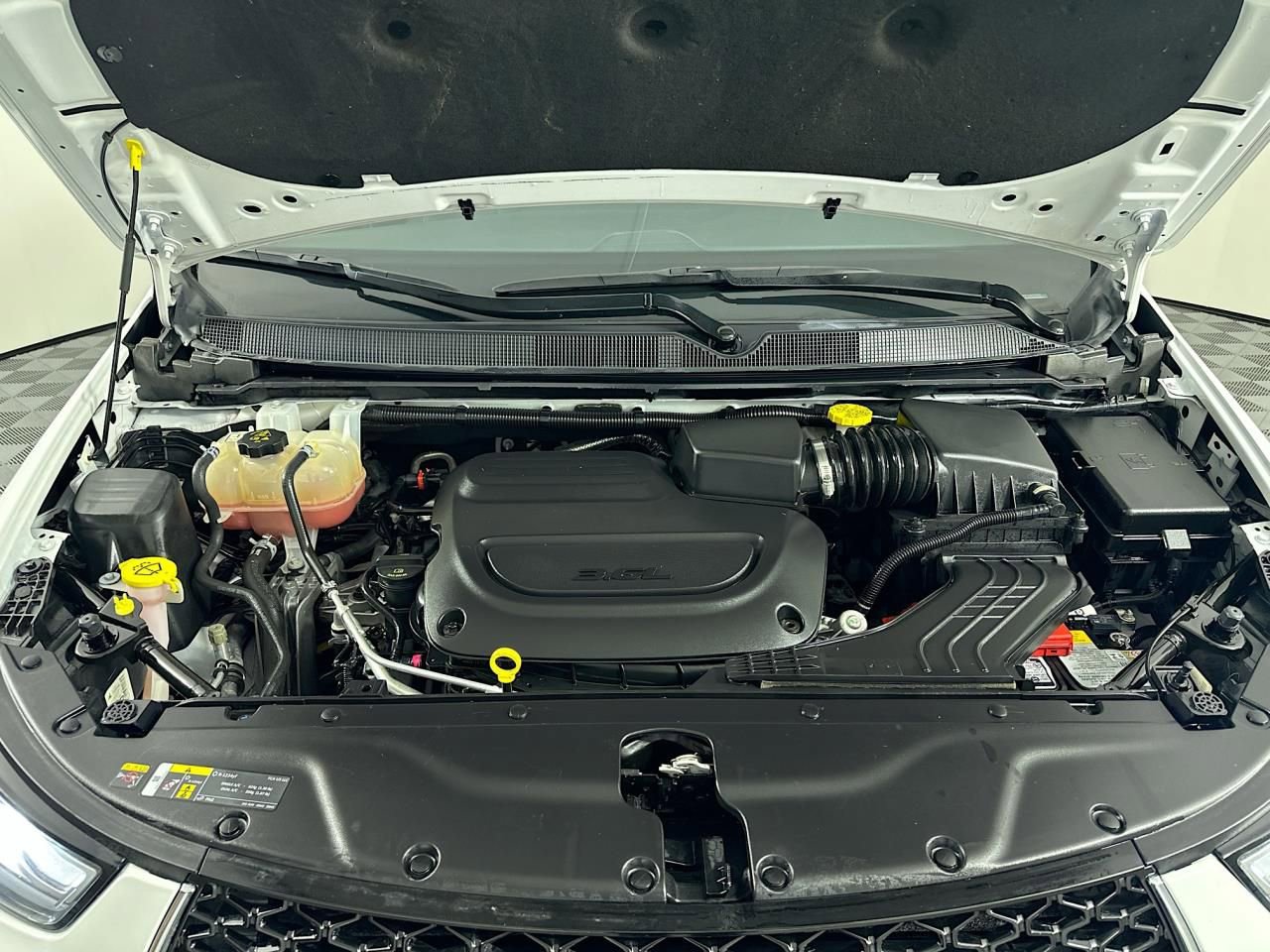 Used 2023 Chrysler Pacifica Touring image 42