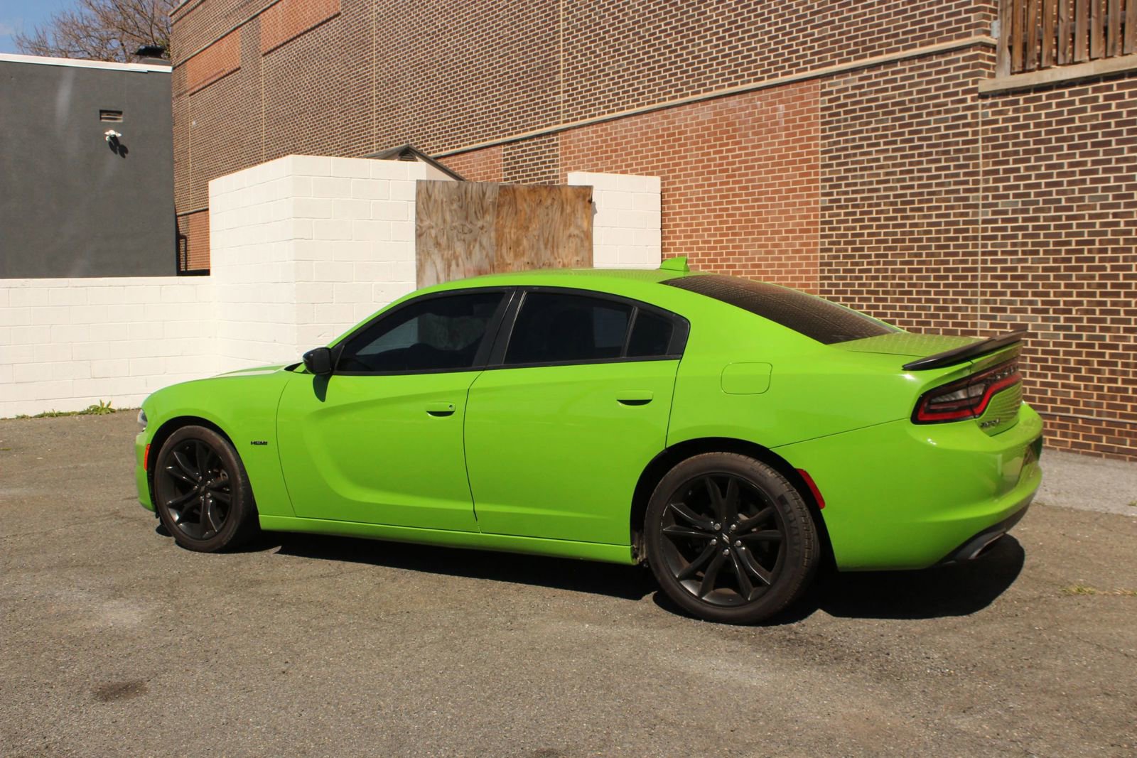 Used 2017 Dodge Charger R/T w/ Blacktop Package image 5