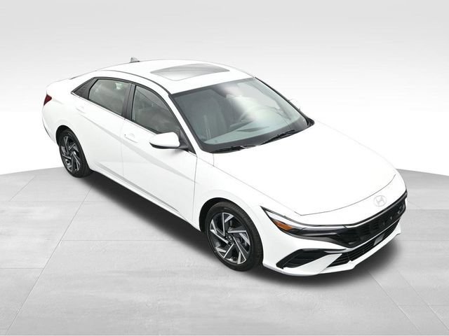 Used 2025 Hyundai Elantra SEL FWD image 23