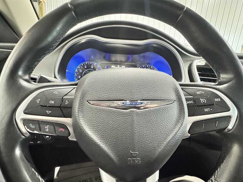Used 2015 Chrysler 200 Limited w/ Convenience Group FWD image 7