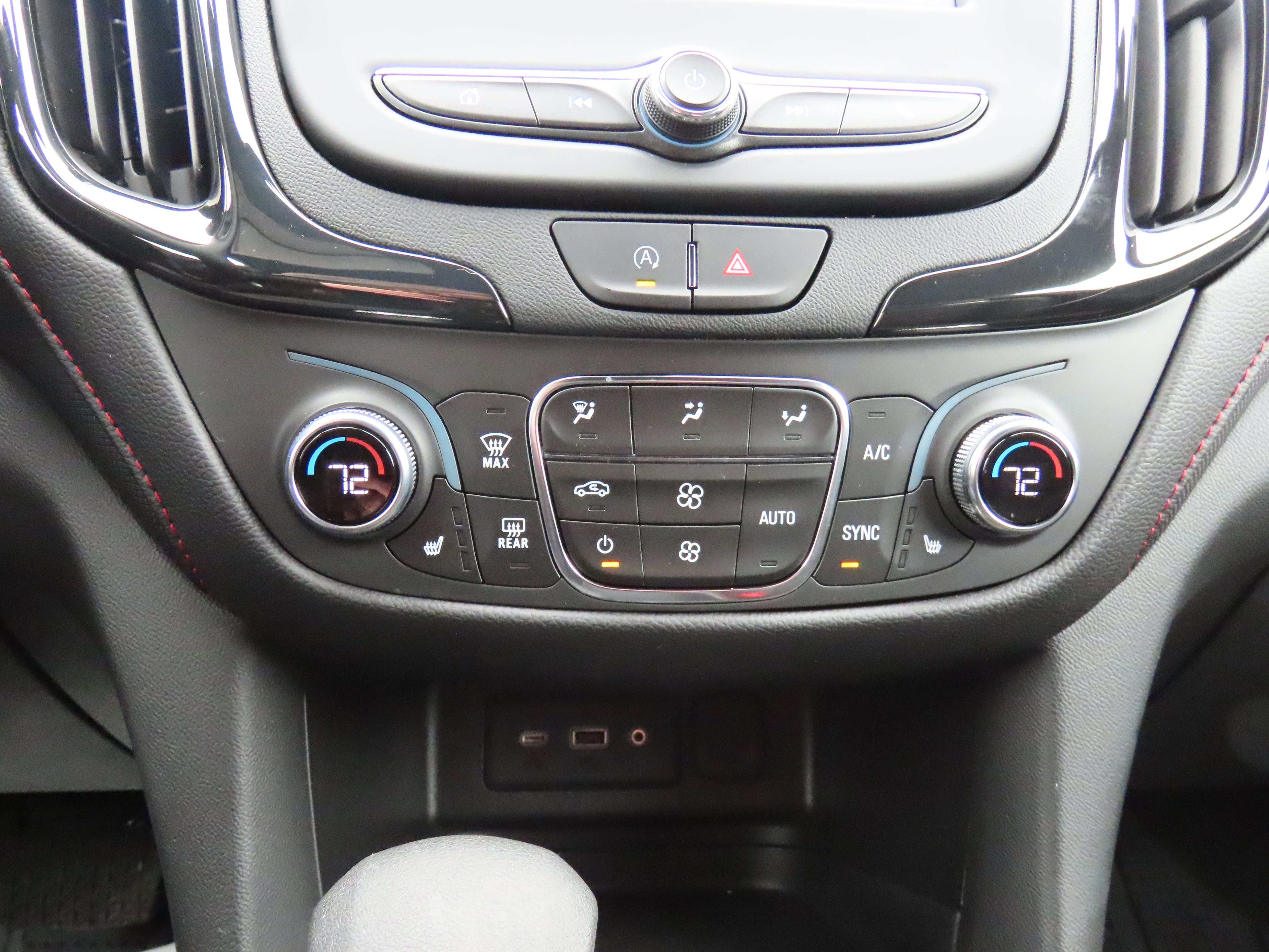 Used 2023 Chevrolet Equinox RS w/ LPO, Floor Liner Package image 27