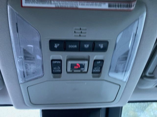 Used 2021 Toyota RAV4 XLE Premium image 31