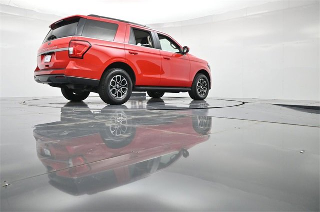 Used 2024 Ford Expedition XLT image 31