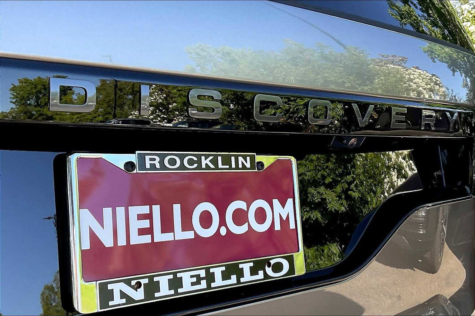 New 2025 Land Rover Discovery Dynamic SE image 26