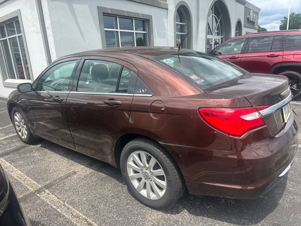 Used 2013 Chrysler 200 Touring FWD image 12
