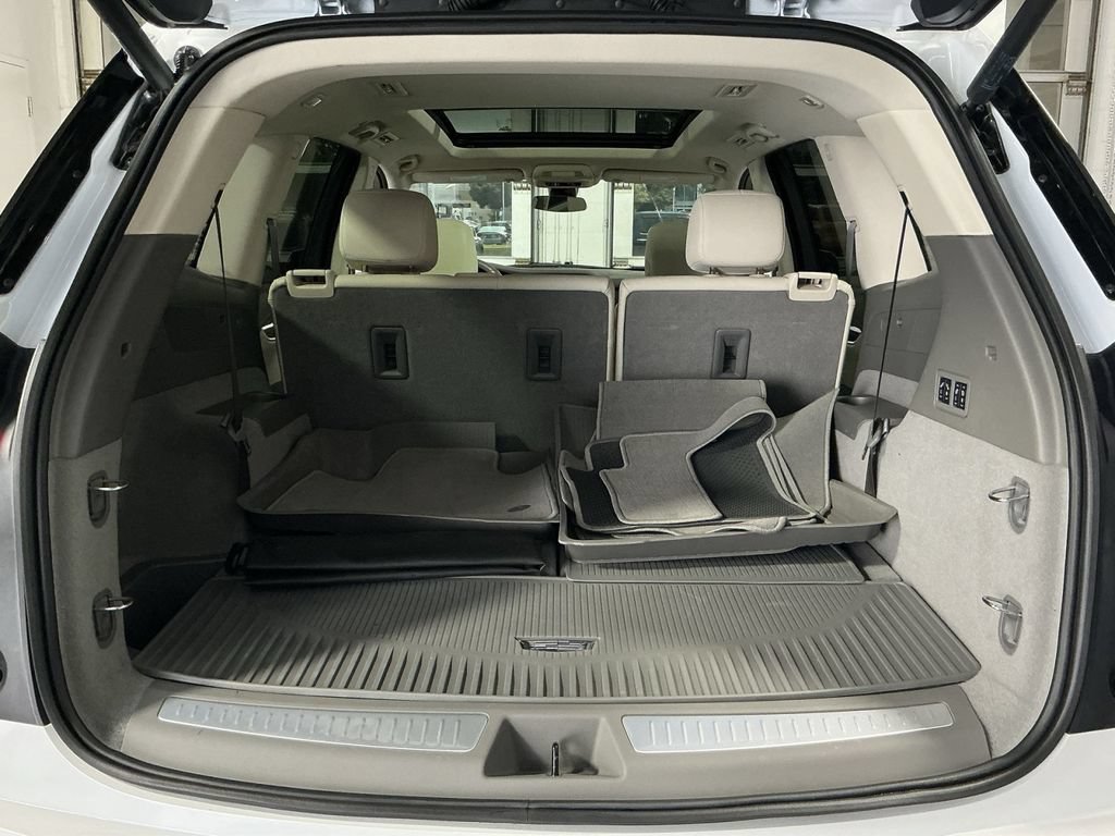 Used 2025 Cadillac XT6 Premium Luxury w/ LPO, Floor Liner Package AWD/4WD image 28