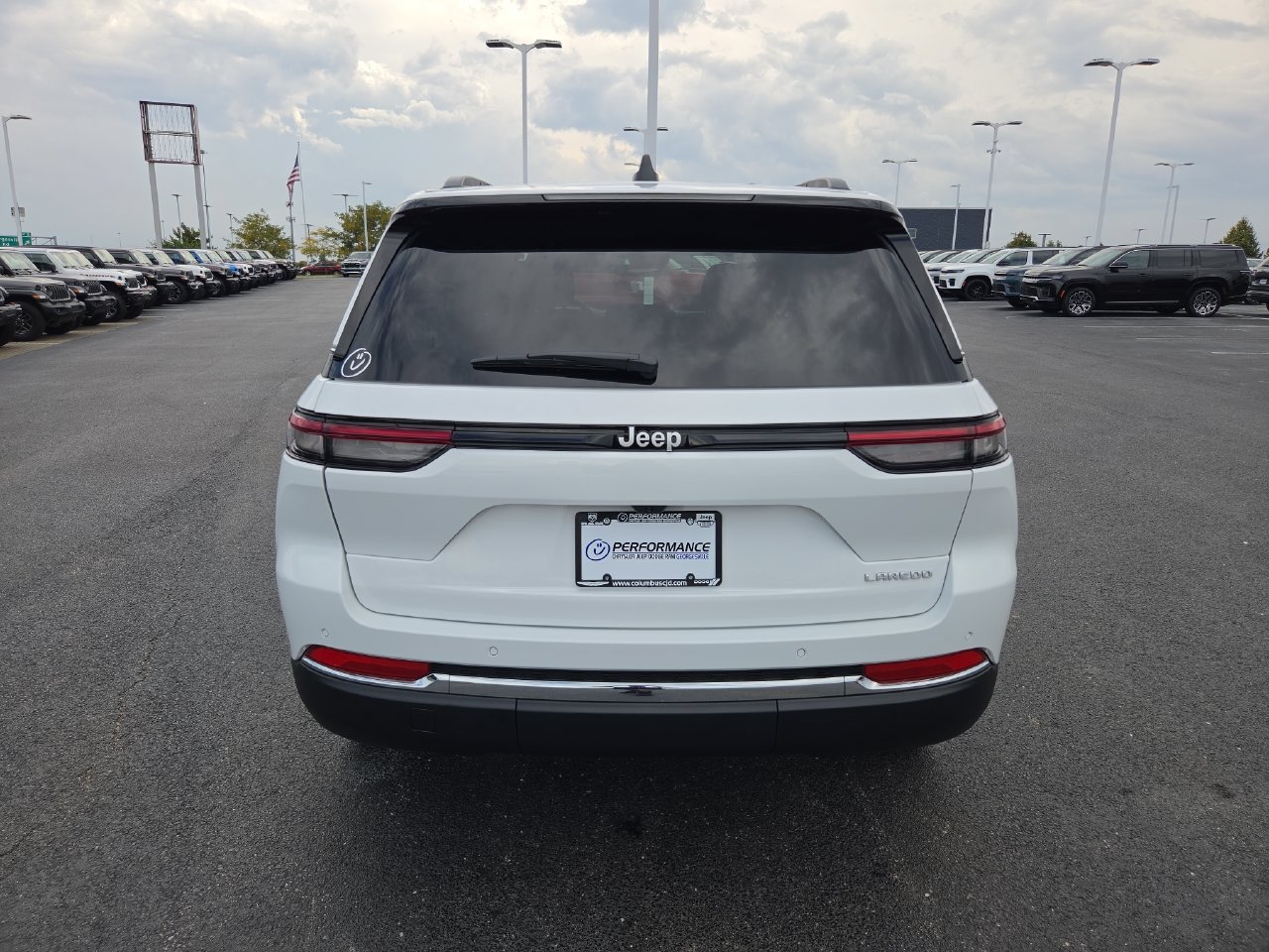 New 2027 Jeep Grand Cherokee Laredo X RWD image 28