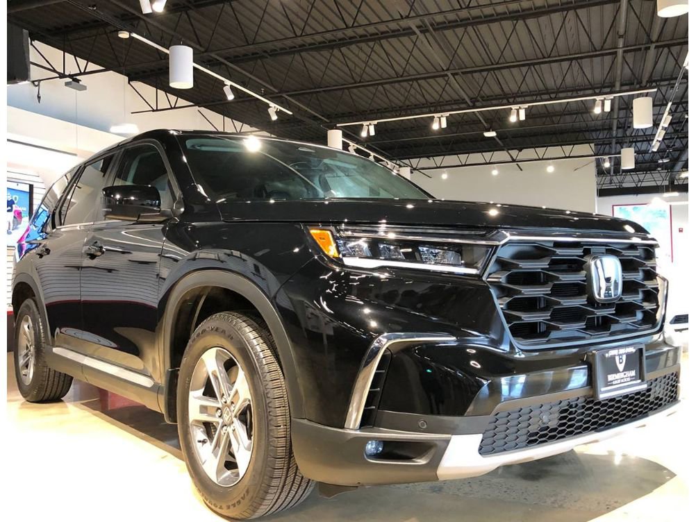 Used 2025 Honda Pilot EX-L image 6