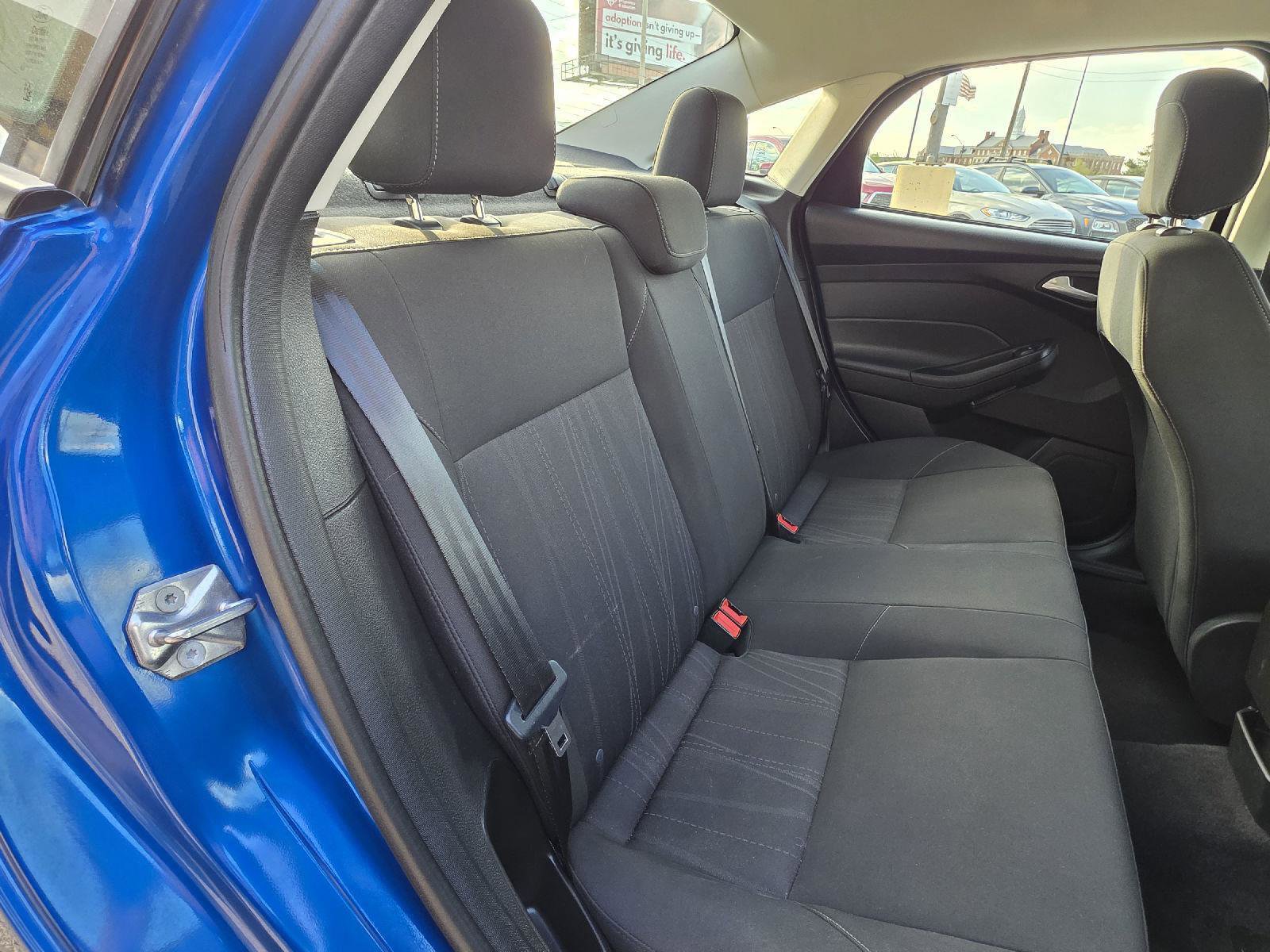 Used 2018 Ford Focus SE w/ Cold Weather Package FWD image 24