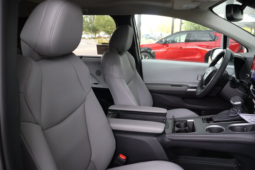 New 2026 Toyota Sienna XLE AWD/4WD image 41
