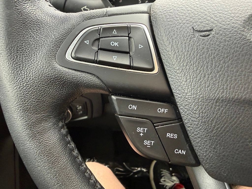 Used 2017 Ford Focus Titanium FWD image 17