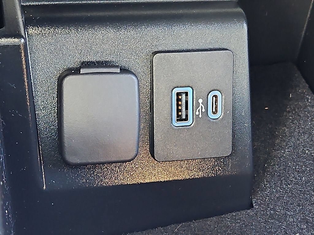 Used 2022 Ford Explorer XLT RWD image 24