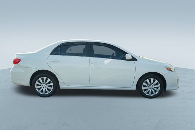 Used 2013 Toyota Corolla LE image 9
