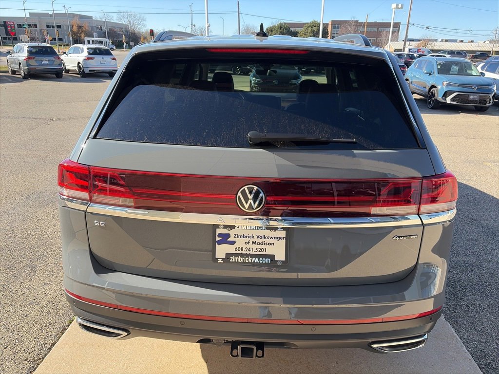 Certified 2025 Volkswagen Atlas SE image 8