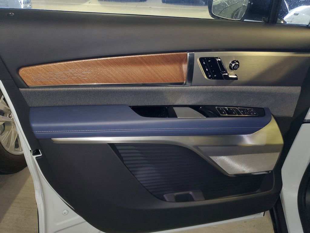 New 2026 Cadillac Vistiq Premium Luxury w/ LPO, Floor Liner Package image 14