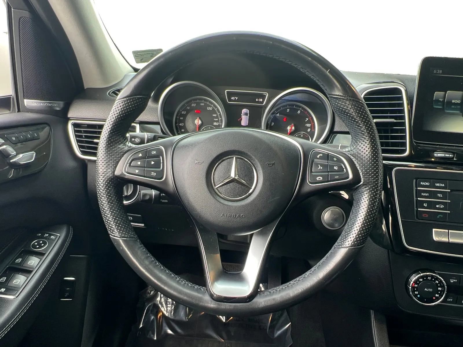 Used 2017 Mercedes-Benz GLE 350 4MATIC w/ Premium 1 Package image 12