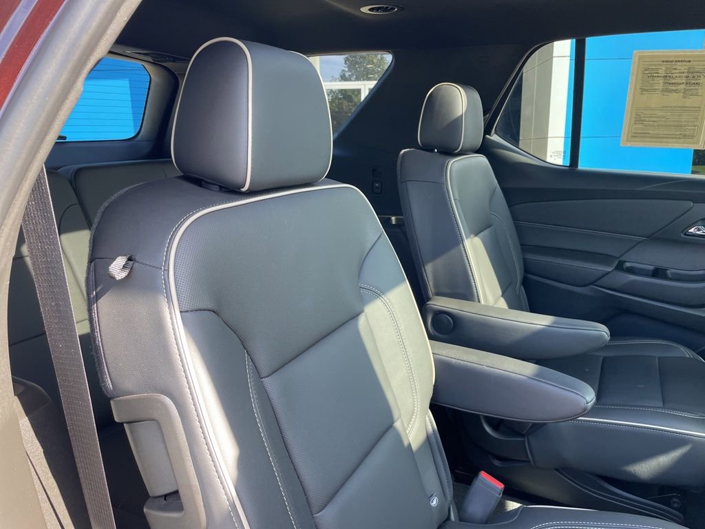 Used 2023 Chevrolet Traverse Premier AWD/4WD image 35