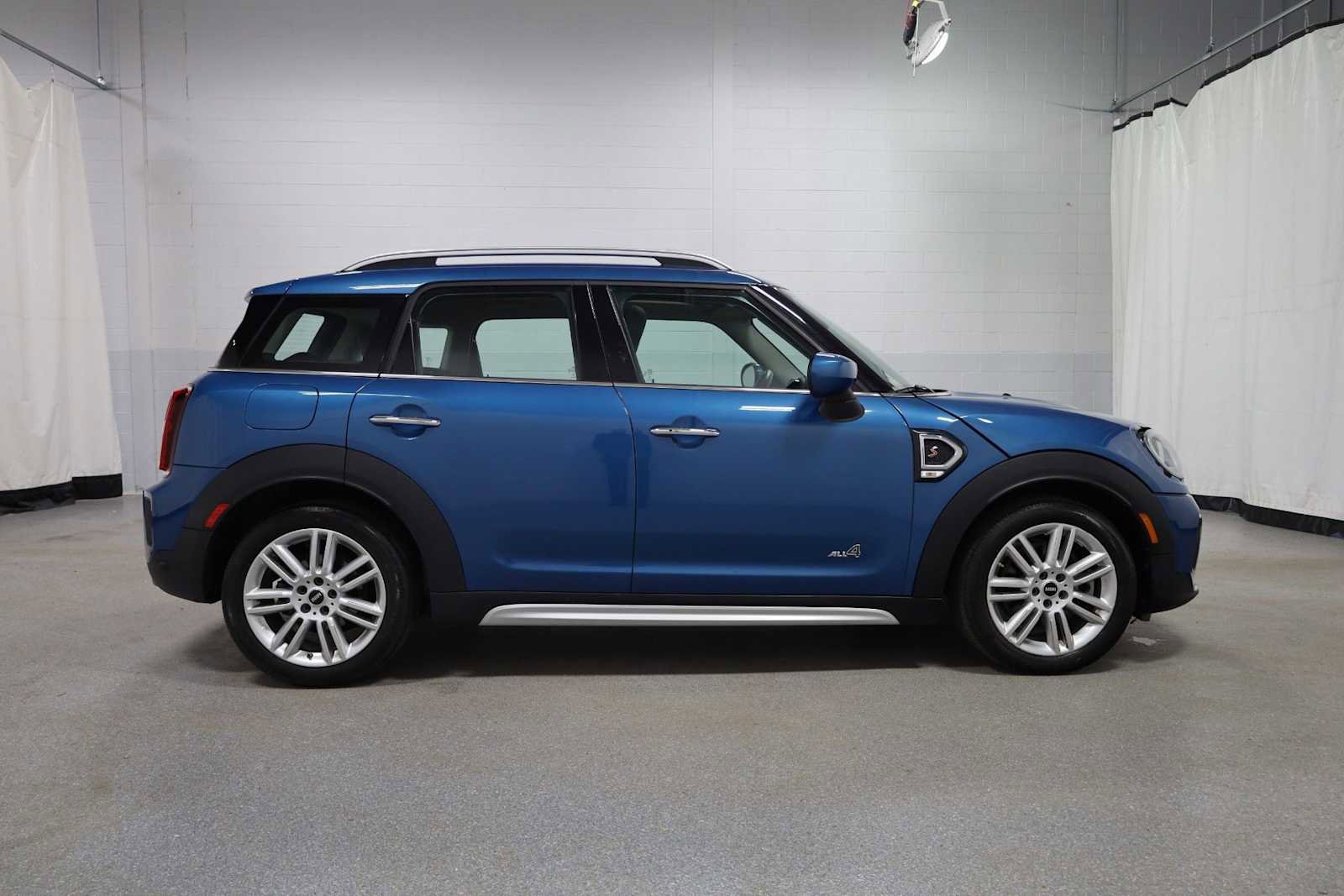 Used 2023 MINI Cooper Countryman S w/ Signature Upholstery Package image 10