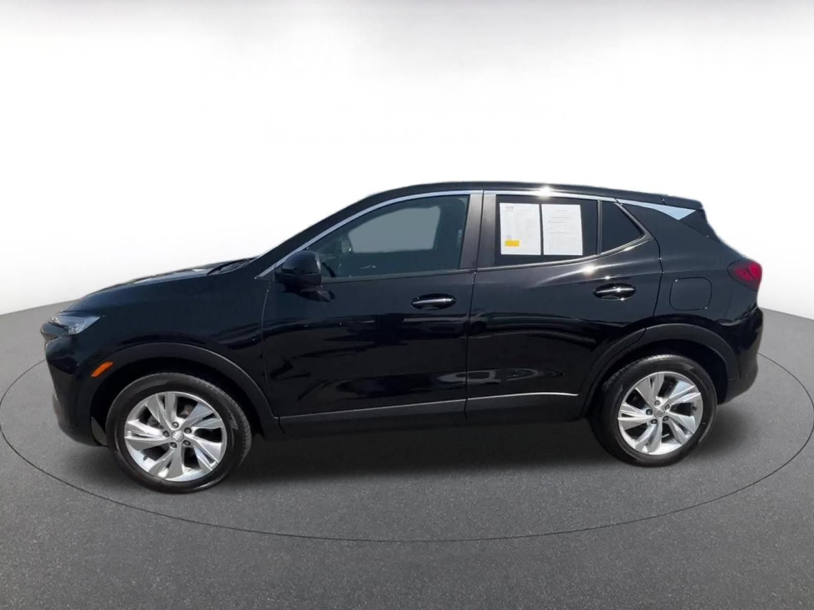Used 2025 Buick Encore GX Preferred AWD/4WD image 9