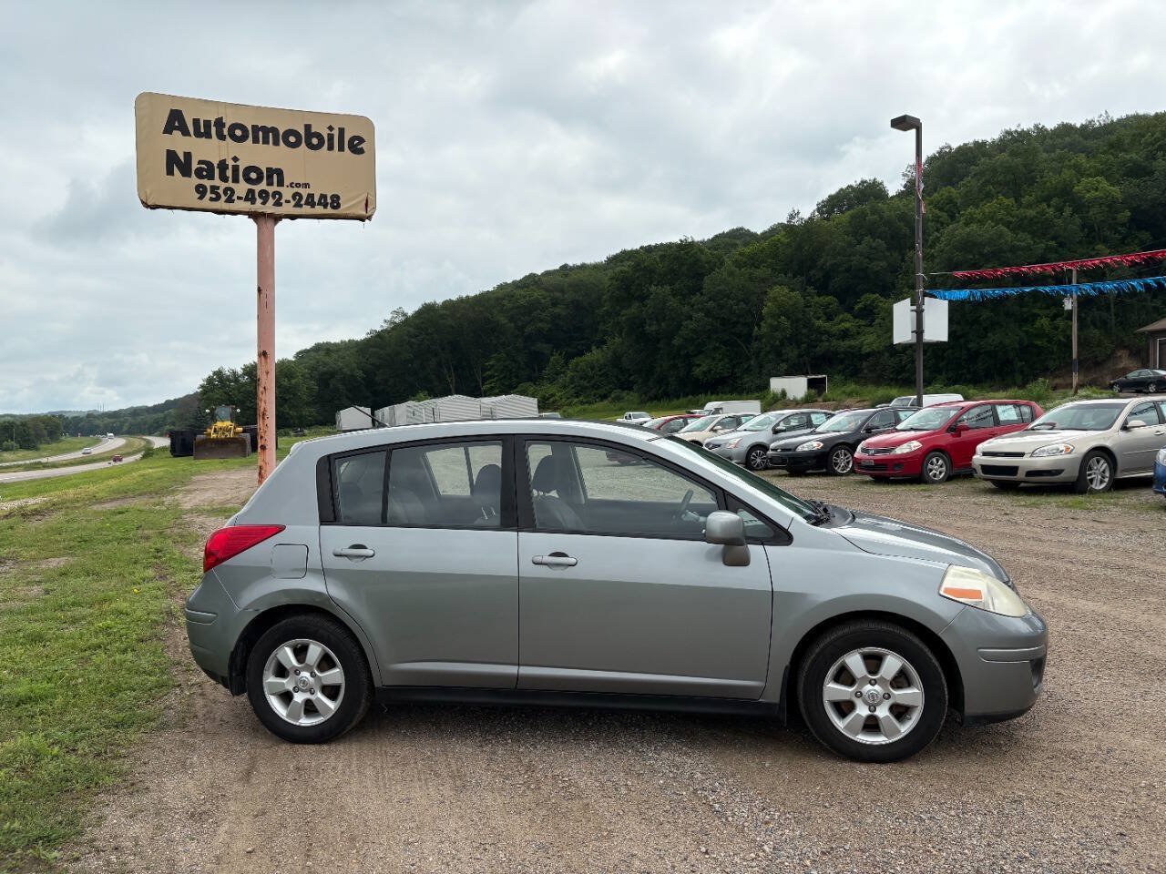 Used 2007 Nissan Versa Hatchback FWD image 18