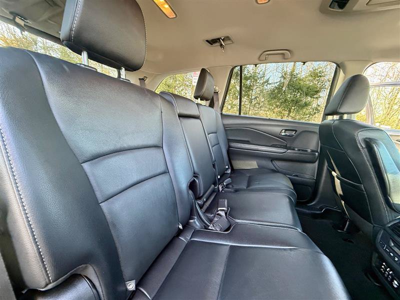 Used 2018 Honda Pilot Touring image 24