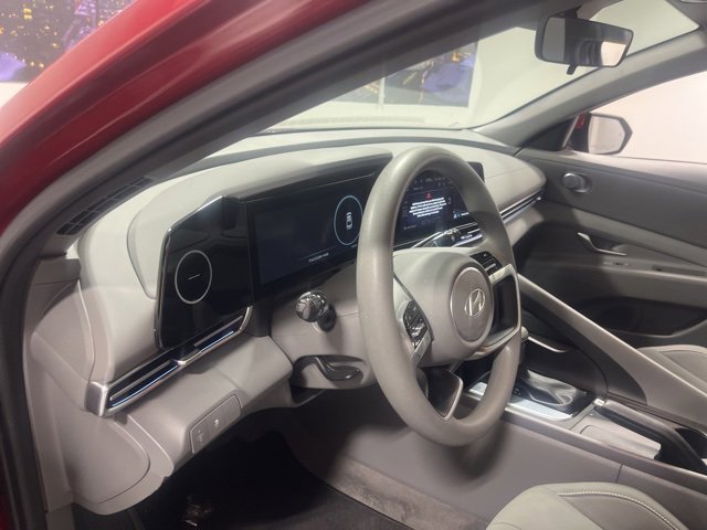 Used 2024 Hyundai Elantra SEL image 9