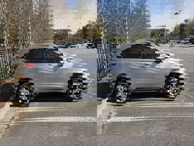 Used 2022 Honda HR-V LX image 4