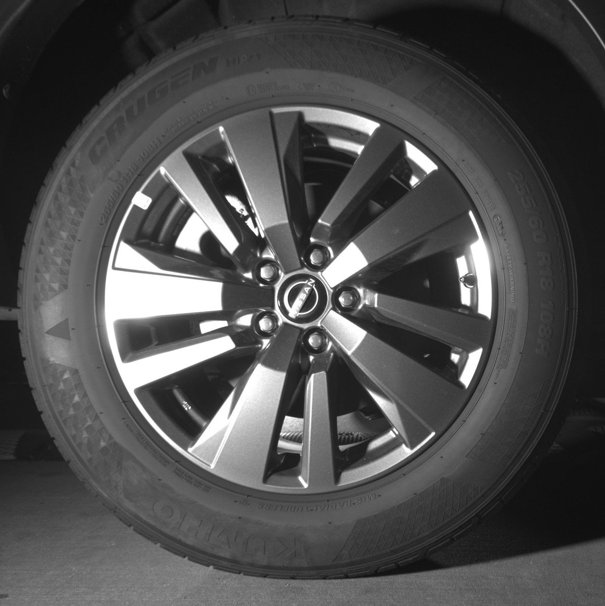 Used 2025 Nissan Pathfinder SV image 15