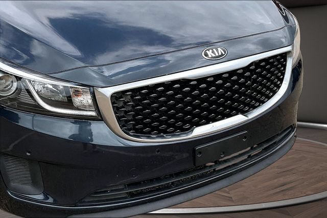Used 2017 Kia Sedona LX w/ LX Essentials Premium Package FWD image 27