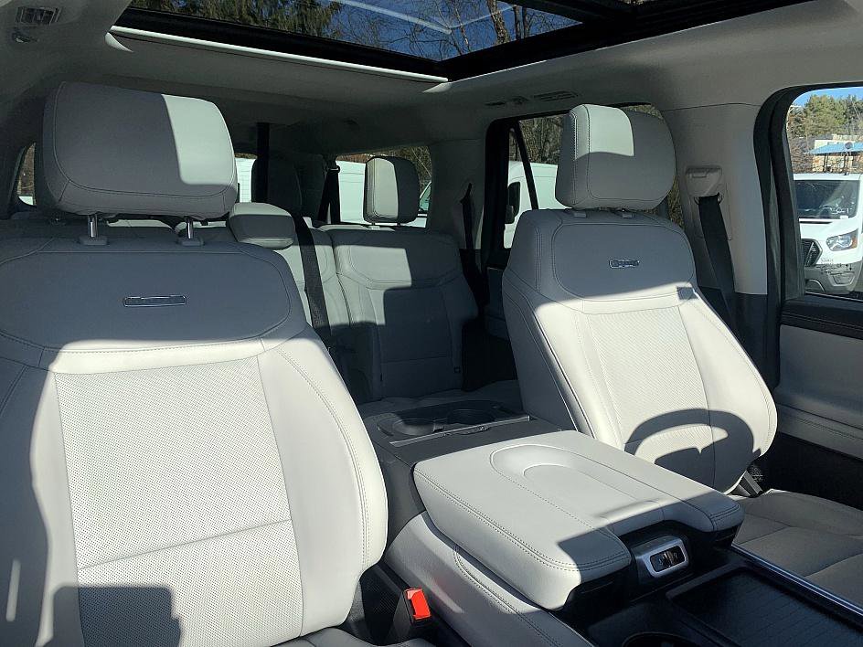 Used 2025 Ford Expedition Max Platinum image 22