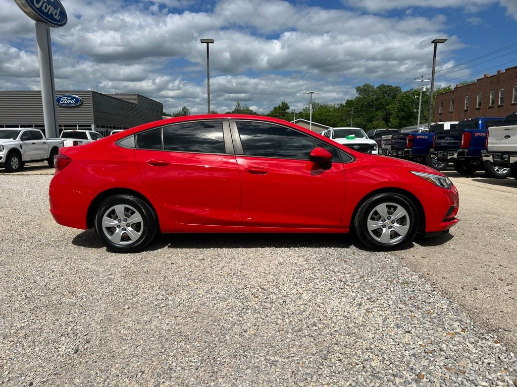Used 2017 Chevrolet Cruze LS FWD image 9