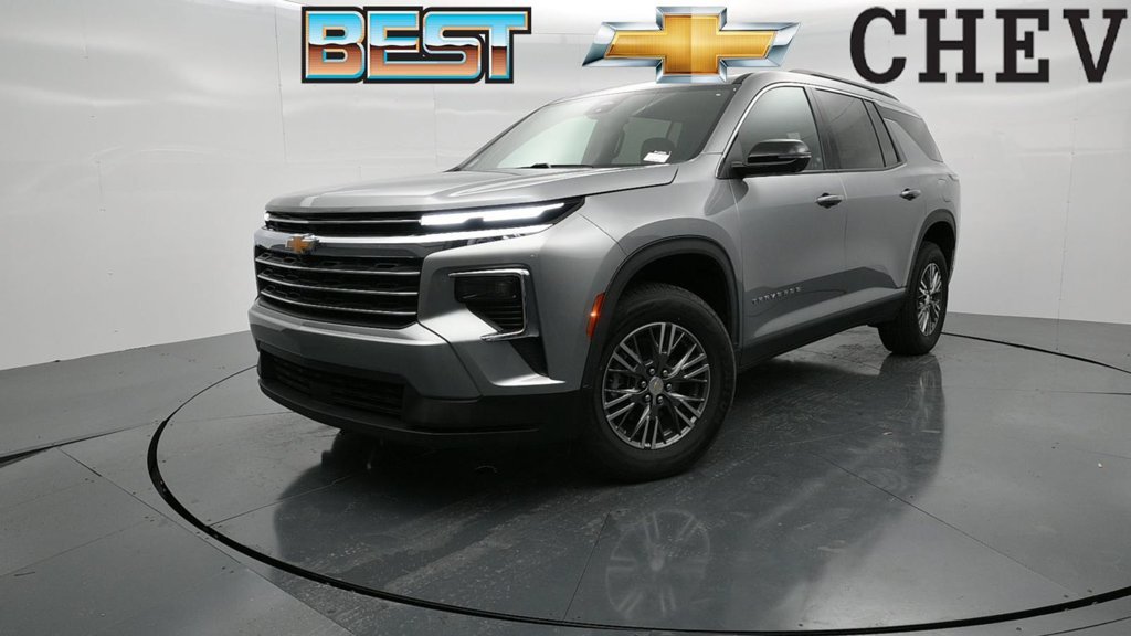 Used 2024 Chevrolet Traverse LT