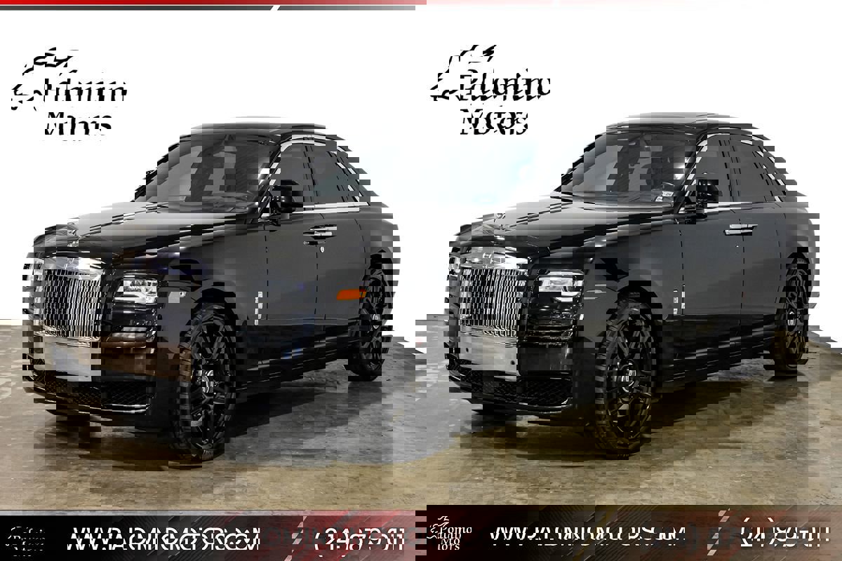 Used 2017 Rolls-Royce Ghost image 1