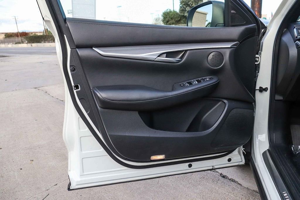 Used 2022 INFINITI QX50 Luxe w/ Appearance Package image 22