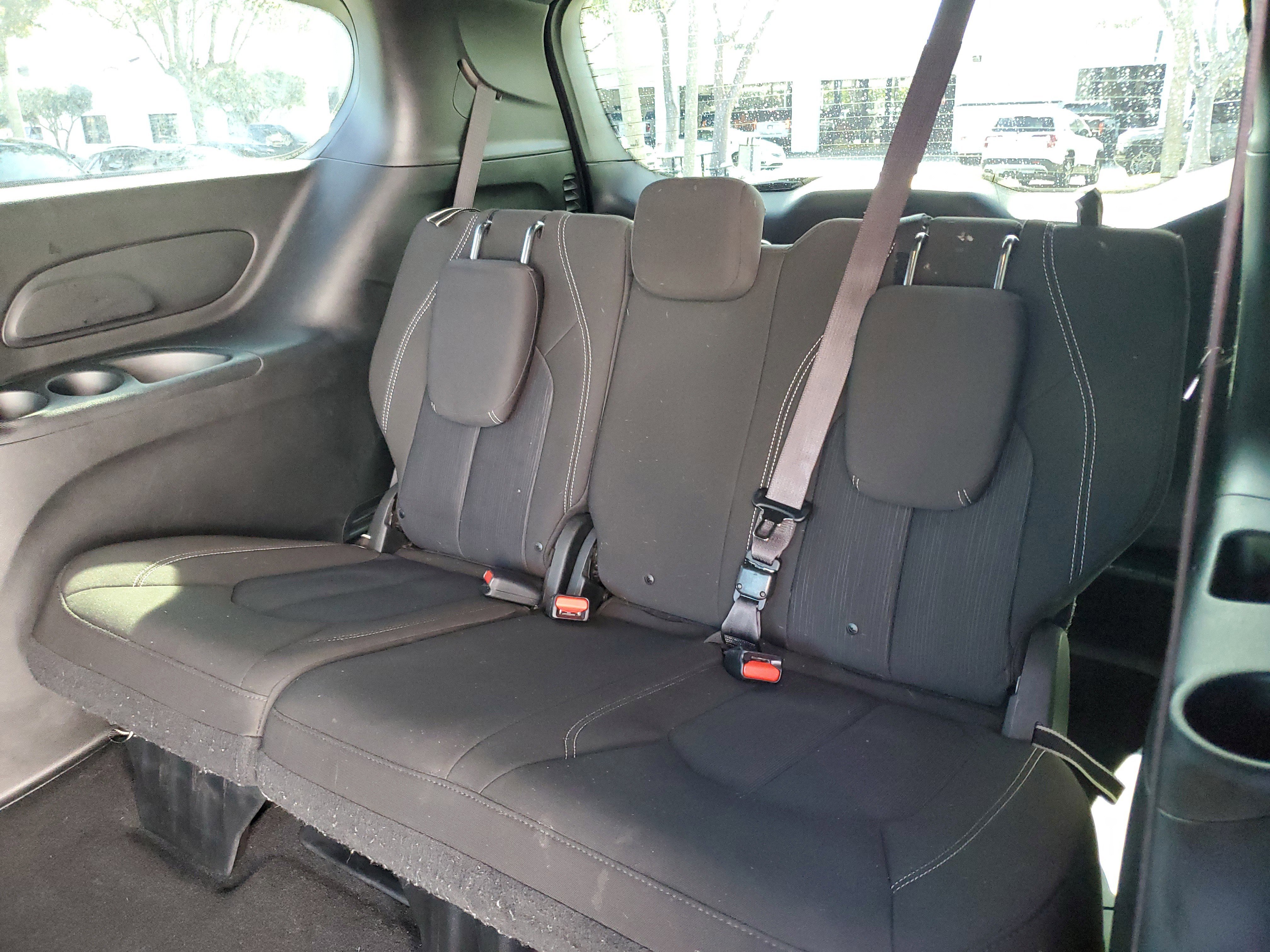 Used 2020 Chrysler Pacifica Touring w/ S Appearance Package image 11