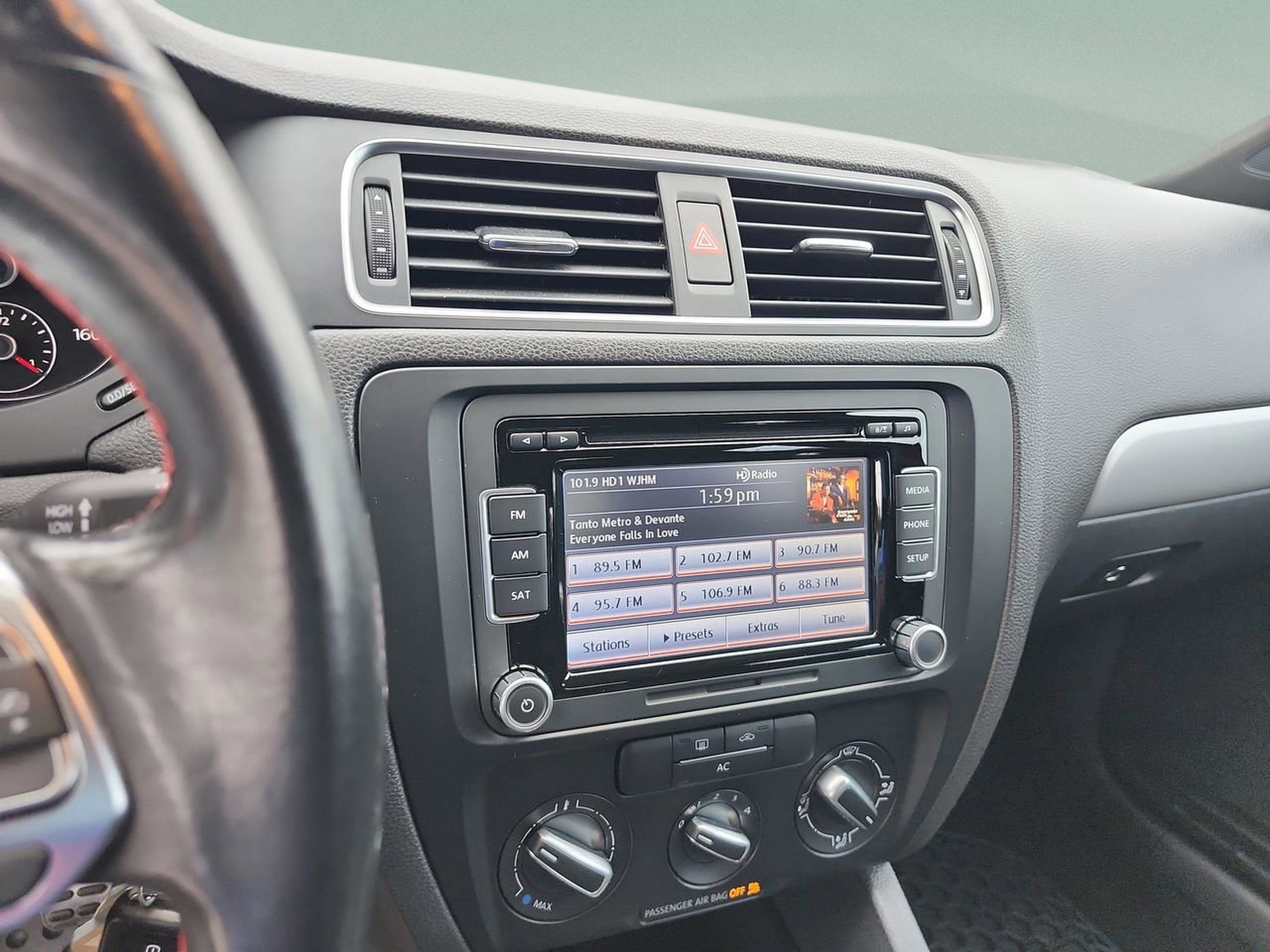 Used 2012 Volkswagen Jetta GLI image 12