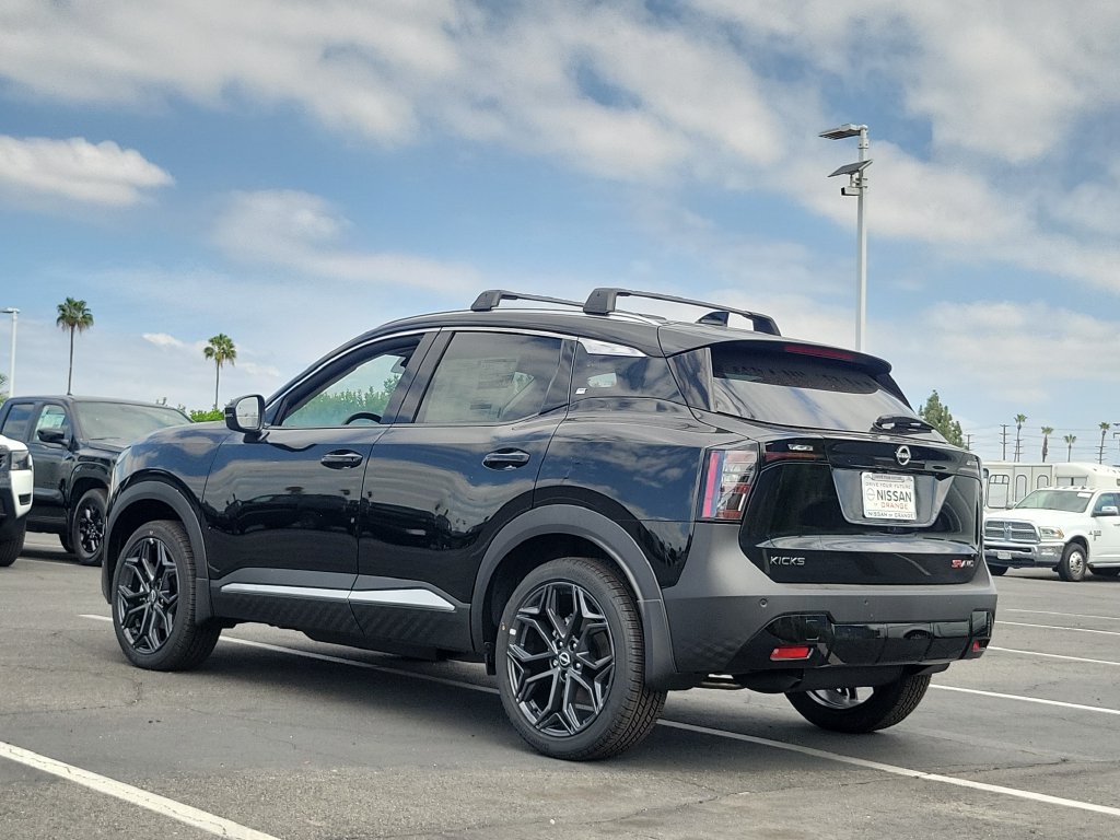 New 2026 Nissan Kicks SR w/ Cold Weather Package AWD/4WD image 2