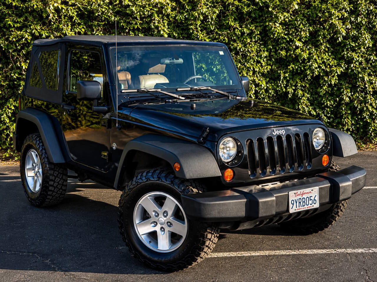 Used 2009 Jeep Wrangler X w/ 32" Tire & Wheel Group AWD/4WD image 2