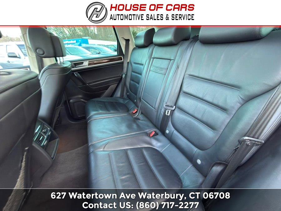 Used 2016 Volkswagen Touareg Sport AWD/4WD image 44