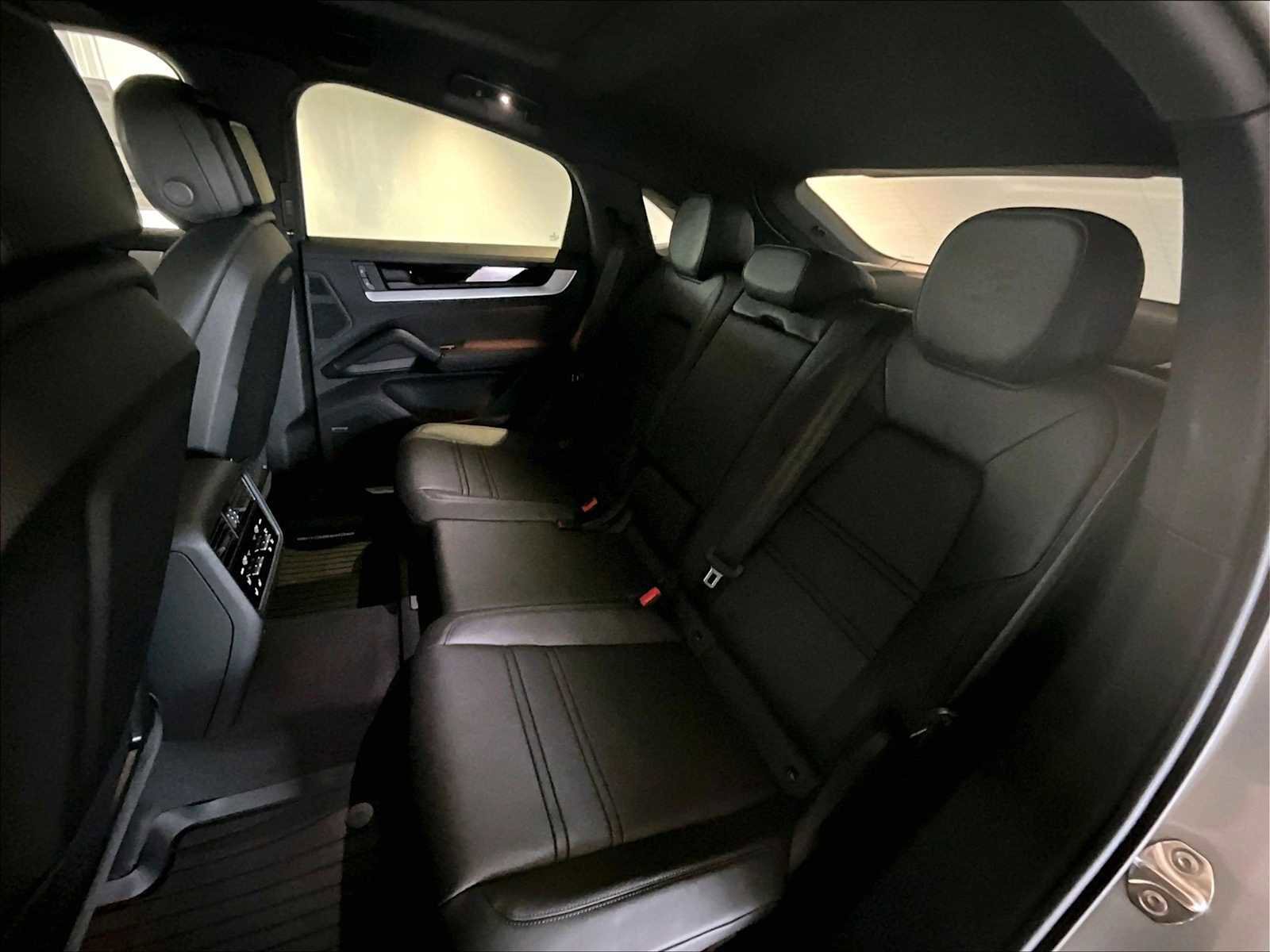 New 2026 Porsche Cayenne Coupe image 28