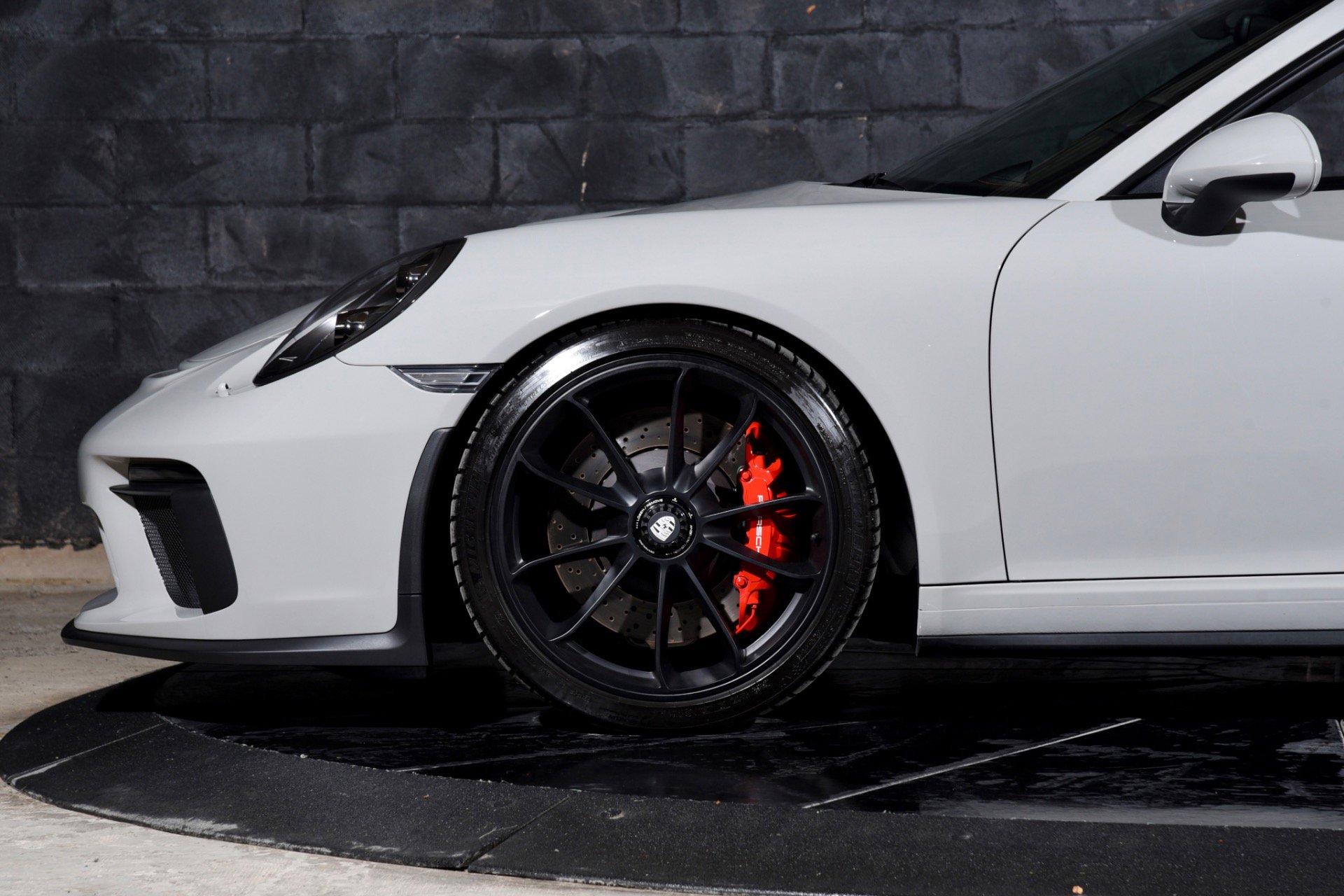 Used 2018 Porsche 911 GT3 image 16