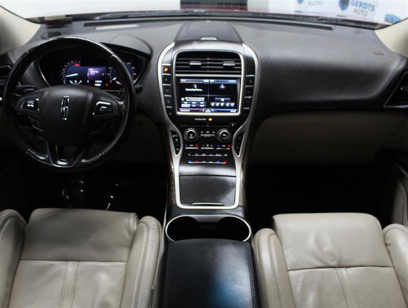 Used 2016 Lincoln MKX Reserve w/ Technology Package image 9