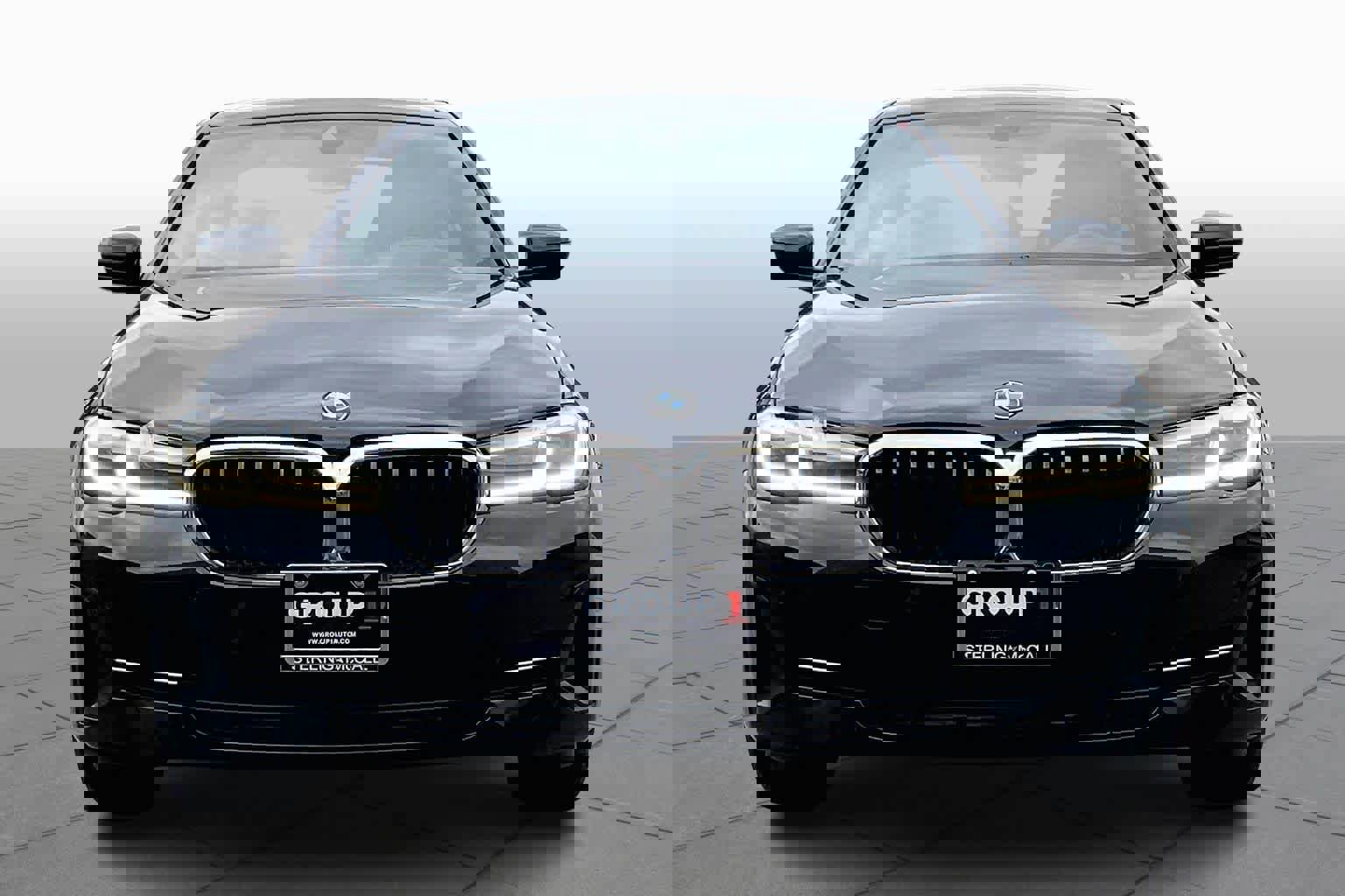 Used 2023 BMW 540i w/ Premium Package image 3