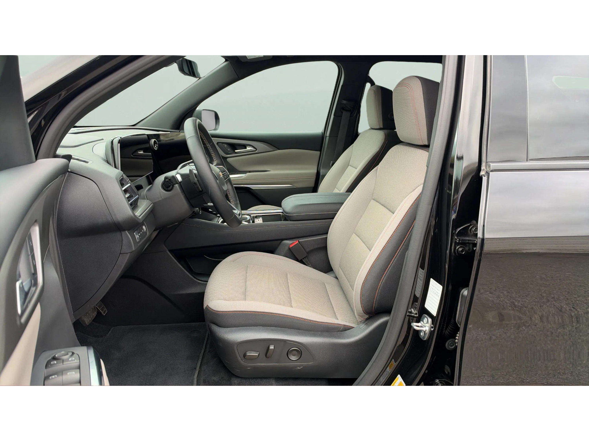 Used 2026 Chevrolet Traverse LT w/ Driver Confidence Package AWD/4WD image 11