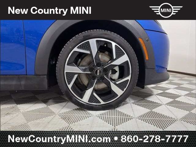Certified 2025 MINI Cooper S image 9