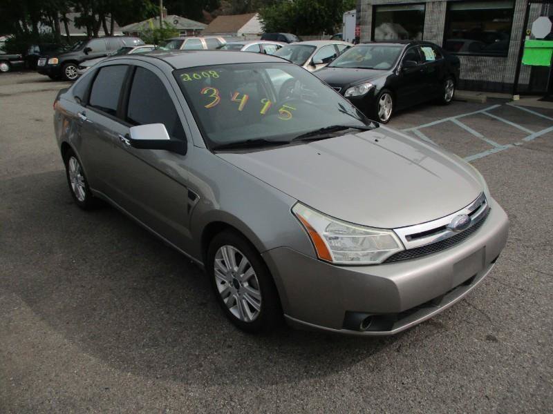 Used 2008 Ford Focus SE FWD image 1