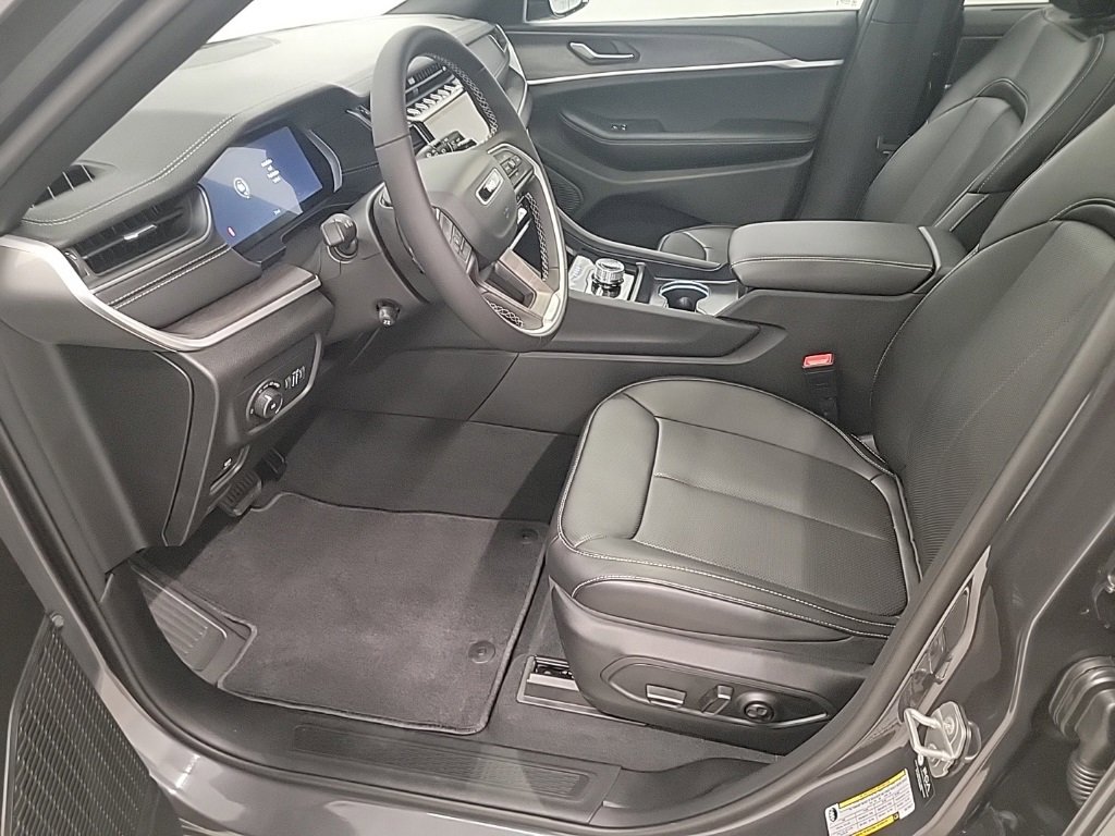 New 2025 Jeep Grand Cherokee L Limited w/ Luxury Tech Group II image 14