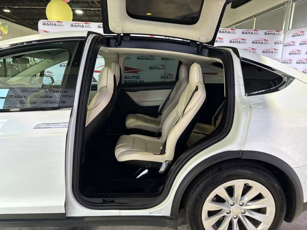 Used 2017 Tesla Model X 75D AWD/4WD image 38